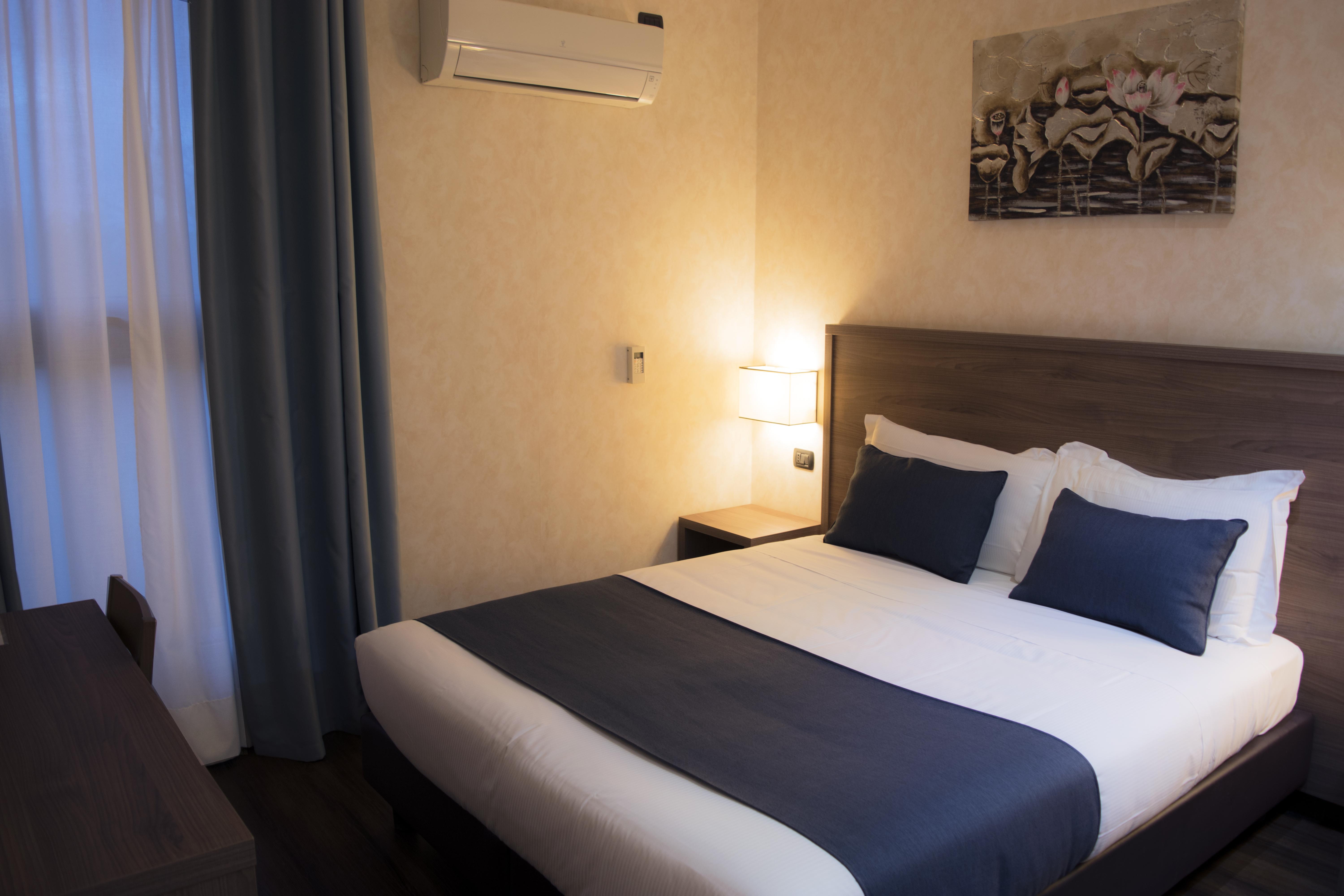 HOTEL SUD FRASCATI 3* (Italia) - de la RON 377 | HOTELMIX